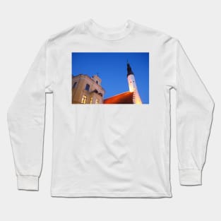 Old House Cafe Maiasmokk and Holy Spirit Church on Varna Trug at dusk, Tallinn, Estonia, Baltic States, Europe Long Sleeve T-Shirt